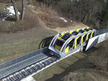 Innsbruck, Hungerburgbahn kurz vor der Einfahrt in die Bergstation