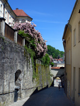 Steyr, Abgang vom Schloss in Richtung Tor zurück zur Brücke